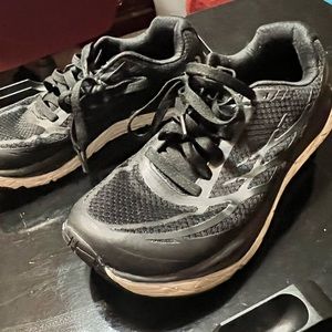 Topo Athletics Magnifly 2 size 10 black